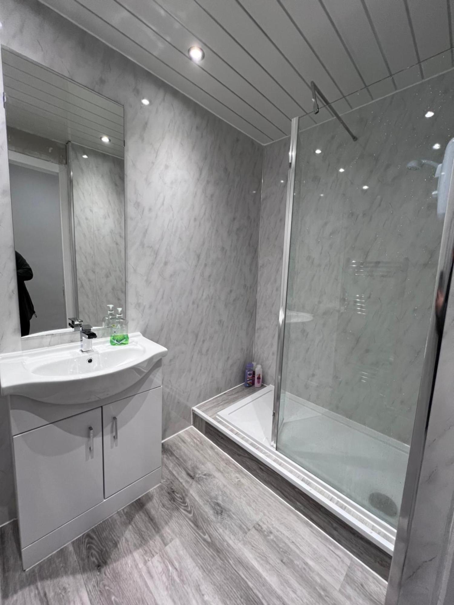 Lovely 4 Bedroom 2Nd Floor Walk Up Apartment Edimburgo Exterior foto