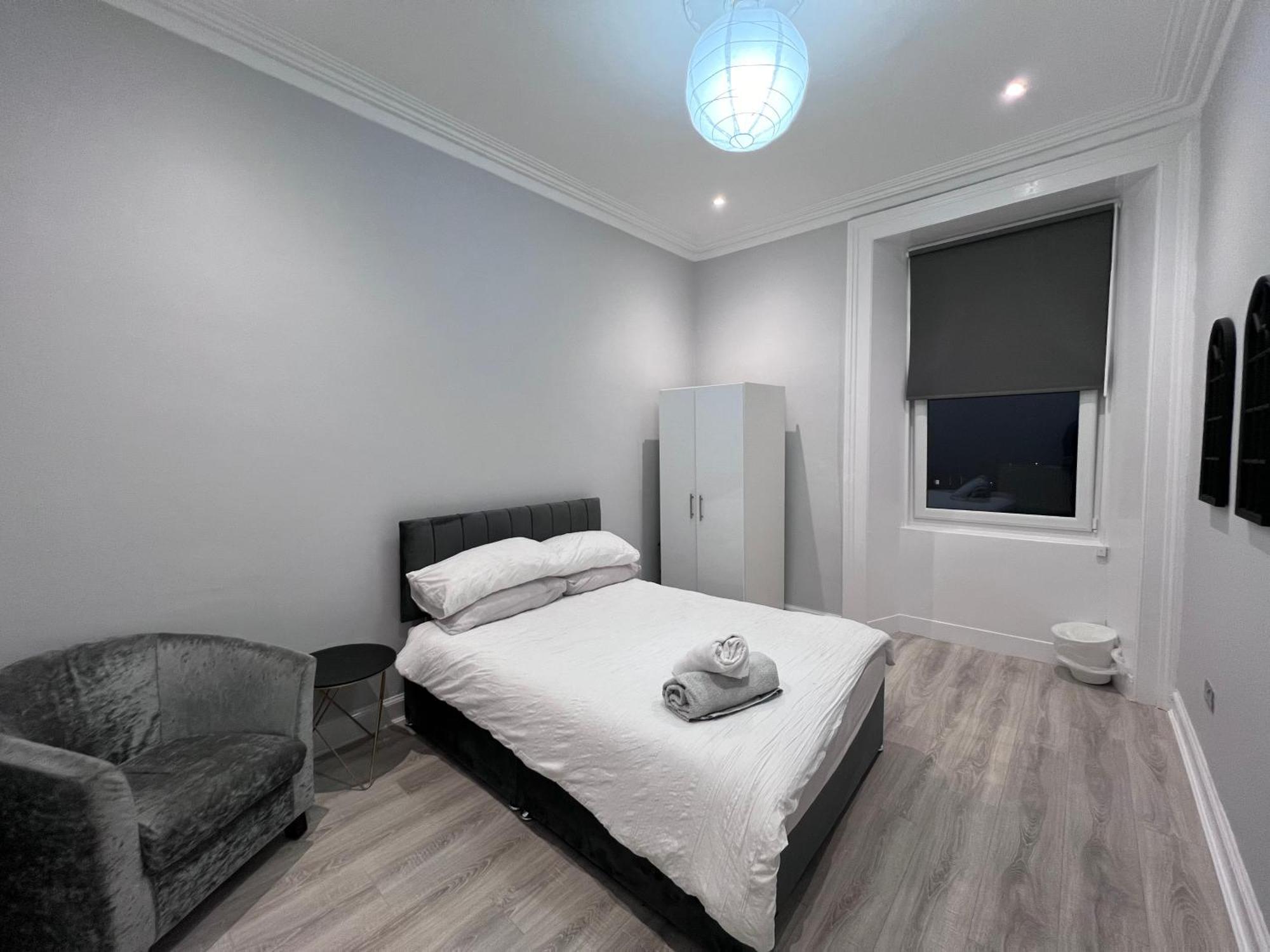 Lovely 4 Bedroom 2Nd Floor Walk Up Apartment Edimburgo Exterior foto