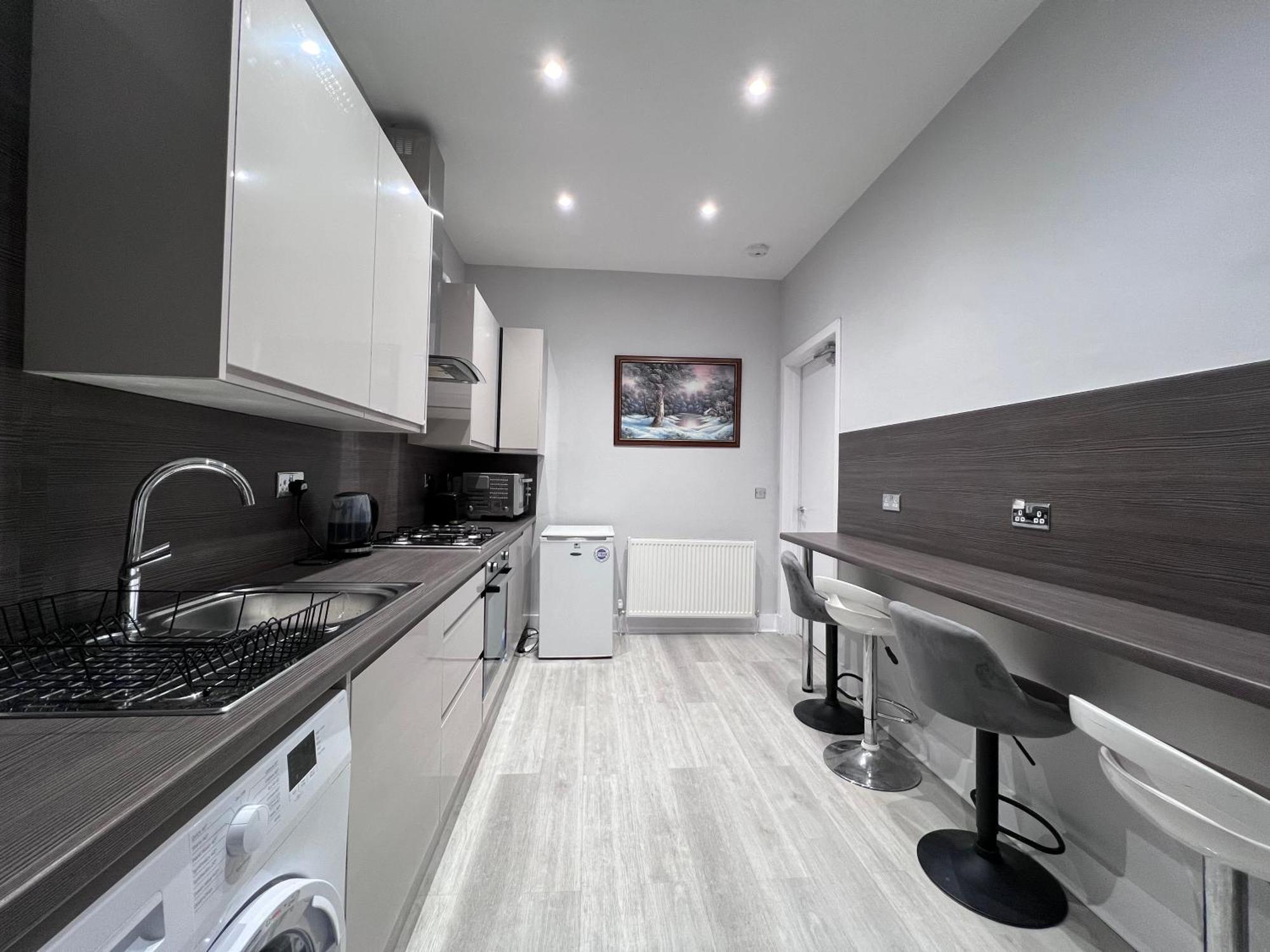 Lovely 4 Bedroom 2Nd Floor Walk Up Apartment Edimburgo Exterior foto